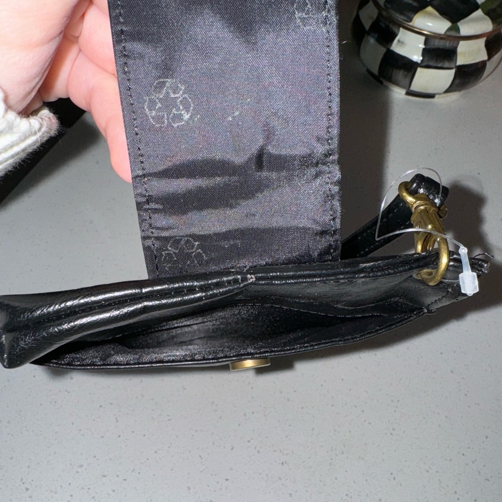 NWT Mundi Black Faux Leather Mae Wristlet Wallet - Picture 3 of 6